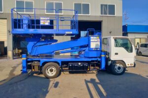 サムネイル: 平成22年　エルフ 12ｍ高所作業車 スーパーデッキ　☆塗装済み！！