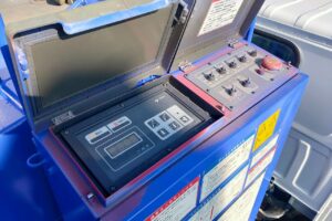 サムネイル: 平成22年　エルフ 12ｍ高所作業車 スーパーデッキ　☆塗装済み！！