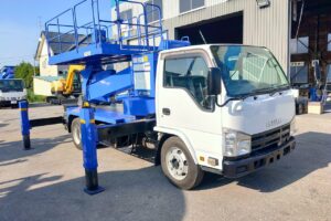 サムネイル: 平成22年　エルフ 12ｍ高所作業車 スーパーデッキ　☆塗装済み！！