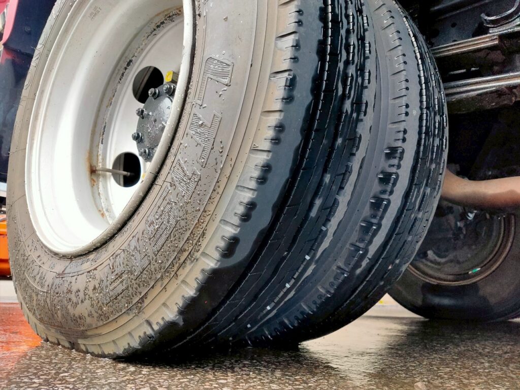 平成22年　エルフ 12ｍ高所作業車 スーパーデッキ