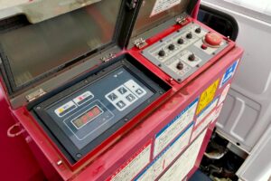 サムネイル: 平成22年　エルフ 12ｍ高所作業車 スーパーデッキ