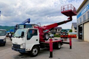 サムネイル: 平成22年　エルフ 12ｍ高所作業車 スーパーデッキ