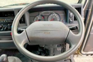 サムネイル: 平成22年　エルフ 12ｍ高所作業車 スーパーデッキ