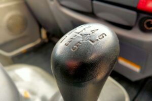 サムネイル: 平成22年　エルフ 12ｍ高所作業車 スーパーデッキ