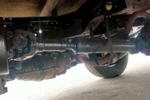 サムネイル: 平成２６年　エルフ１．５トン平　４ＷＤ！！