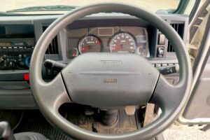 サムネイル: 平成２６年　エルフ１．５トン平　４ＷＤ！！