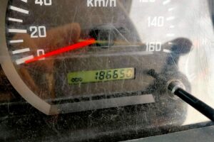 サムネイル: 平成２６年　エルフ１．５トン平　４ＷＤ！！