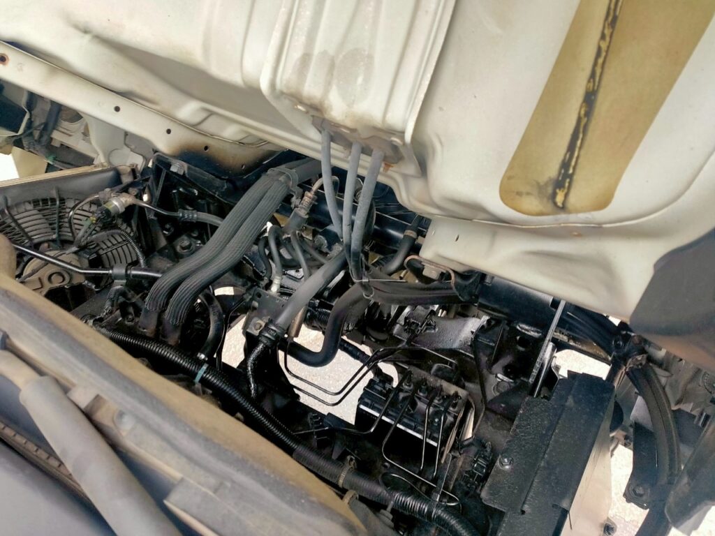 平成２６年　エルフ１．５トン平　４ＷＤ！！