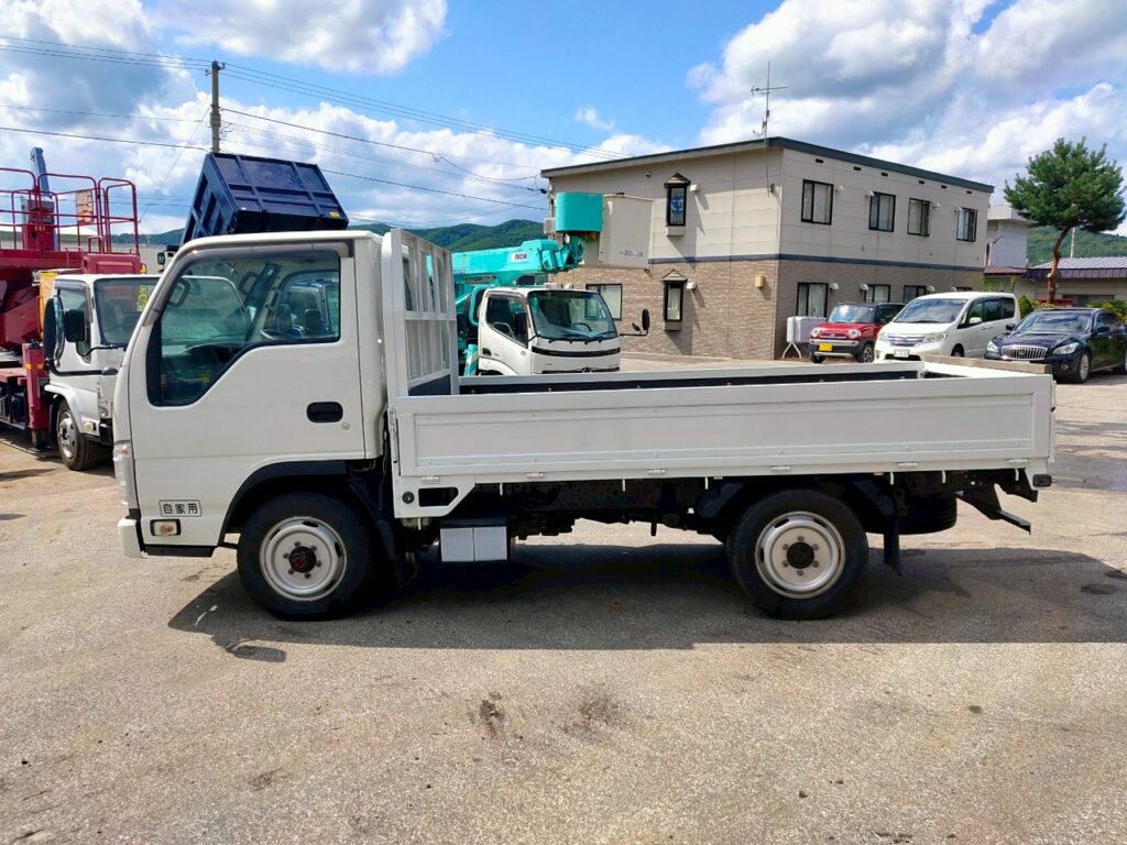 平成２６年　エルフ１．５トン平　４ＷＤ！！