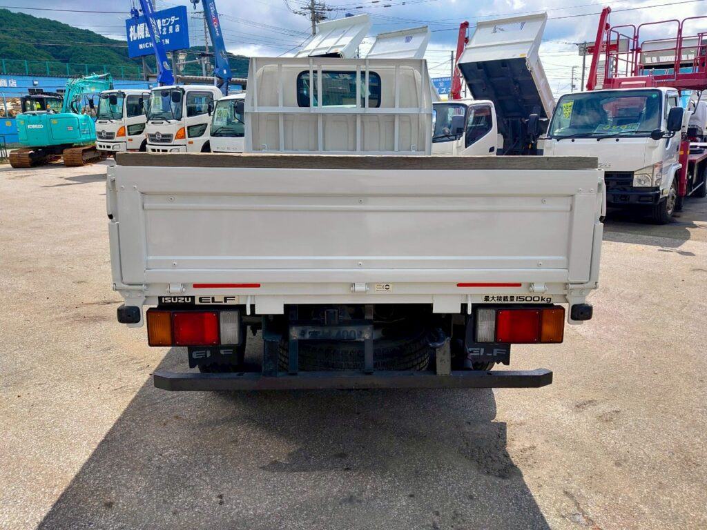平成２６年　エルフ１．５トン平　４ＷＤ！！