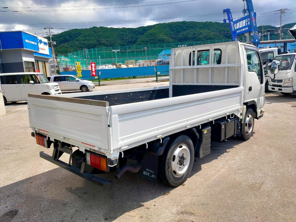平成２６年　エルフ１．５トン平　４ＷＤ！！