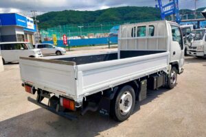 サムネイル: 平成２６年　エルフ１．５トン平　４ＷＤ！！