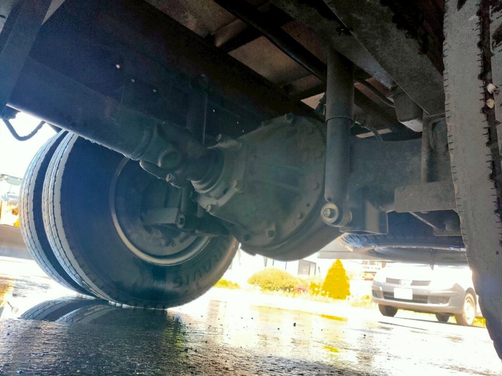 平成29年　デュトロ3トンアルミウイング4WD