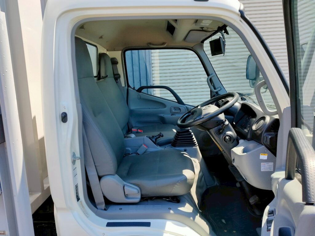 平成29年　デュトロ3トンアルミウイング4WD