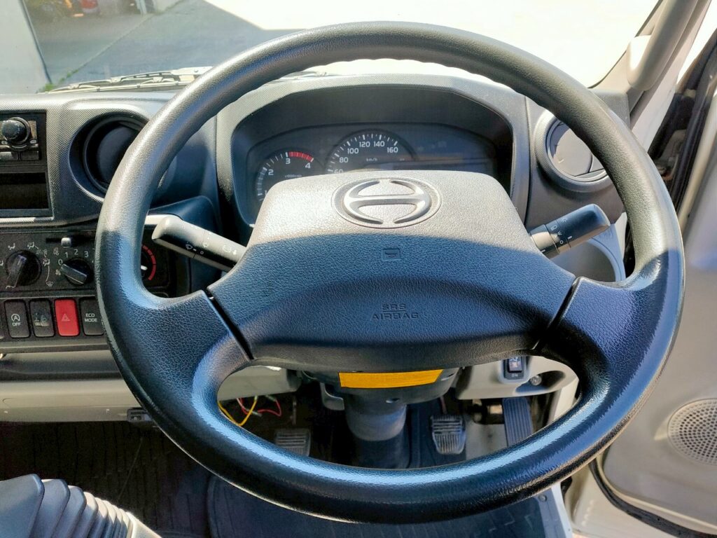平成29年　デュトロ3トンアルミウイング4WD