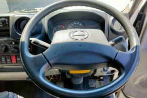 サムネイル: 平成29年　デュトロ3トンアルミウイング4WD