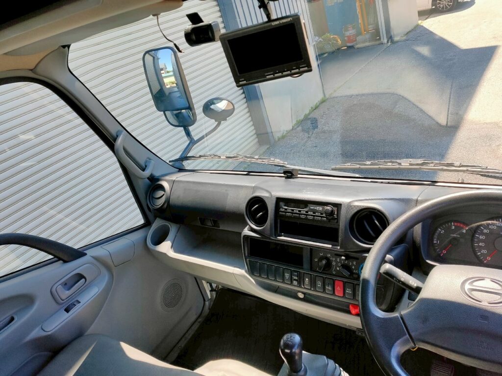 平成29年　デュトロ3トンアルミウイング4WD