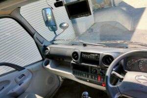 サムネイル: 平成29年　デュトロ3トンアルミウイング4WD