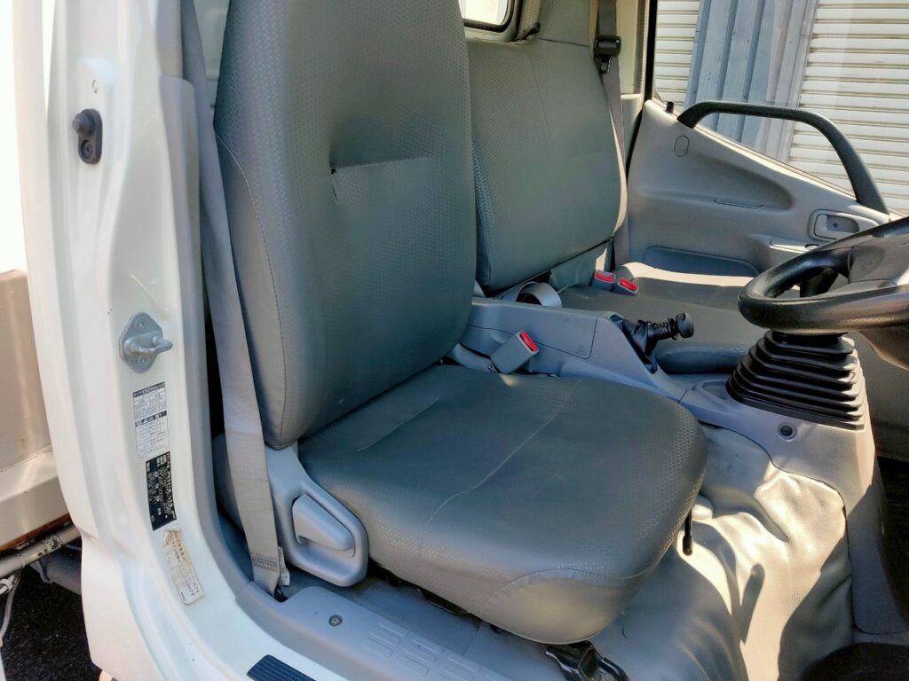 平成29年　デュトロ3トンアルミウイング4WD