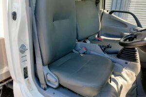 サムネイル: 平成29年　デュトロ3トンアルミウイング4WD