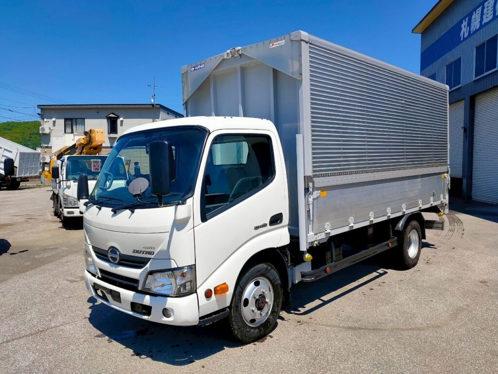 平成29年　デュトロ3トンアルミウイング4WD