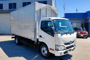 サムネイル: 平成29年　デュトロ3トンアルミウイング4WD