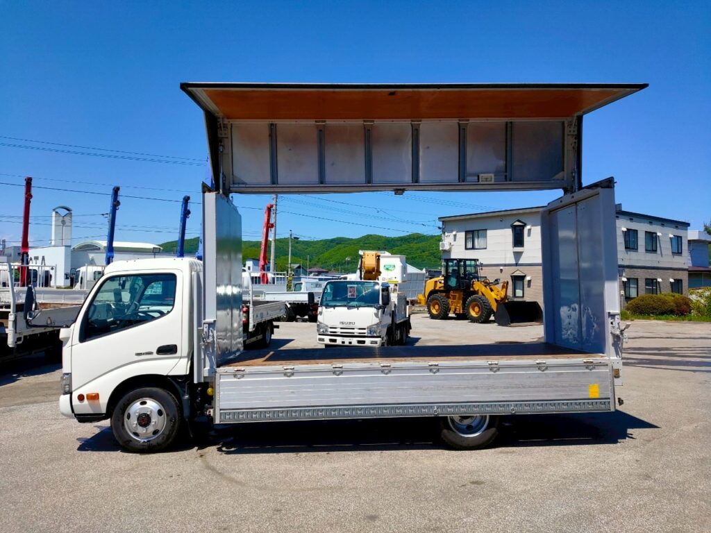 平成29年　デュトロ3トンアルミウイング4WD