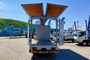 サムネイル: 平成29年　デュトロ3トンアルミウイング4WD