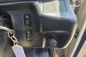 サムネイル: 平成25年　日野　レンジャー　４トン４段クレーンロング　フックイン・ラジコン付・オートマ車（車検1年付）