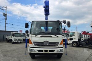 サムネイル: 平成25年　日野　レンジャー　４トン４段クレーンロング　フックイン・ラジコン付・オートマ車（車検1年付）