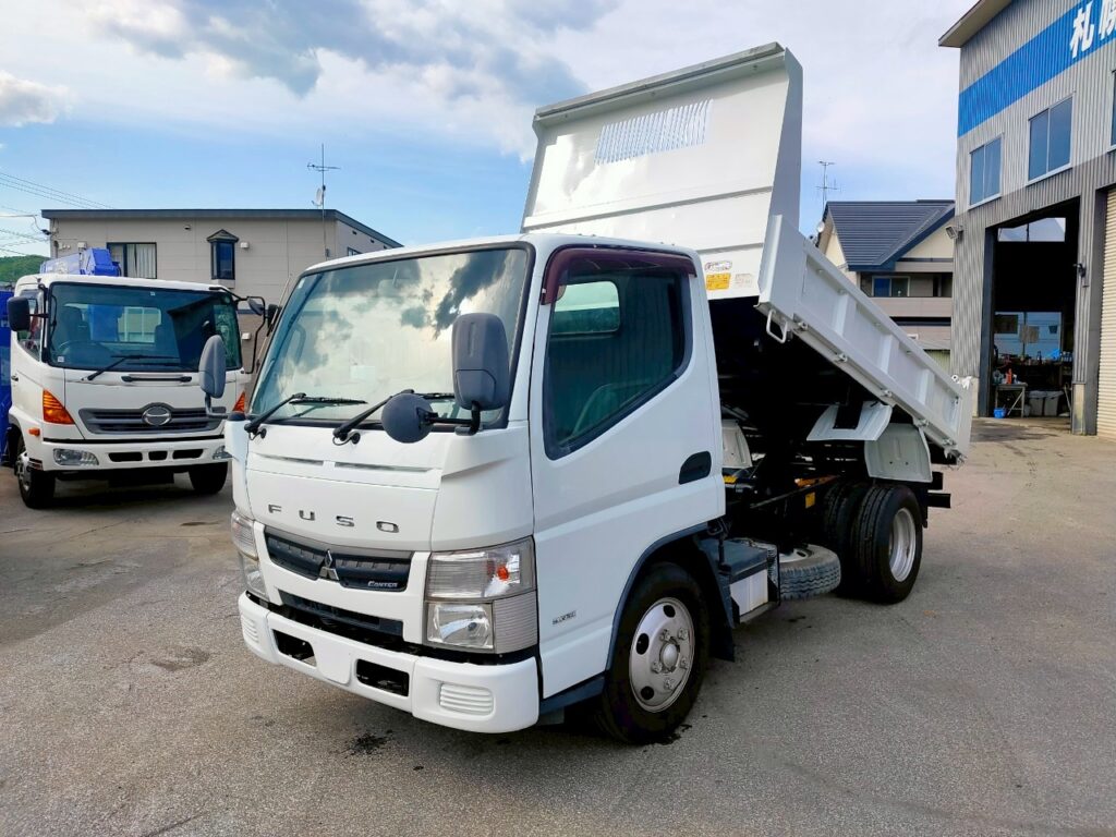 平成２５年　キャンター３トン　ダンプ　★３方開
