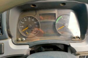 サムネイル: 平成２５年　キャンター３トン　ダンプ　★３方開
