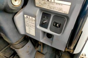 サムネイル: 平成２５年　キャンター３トン　ダンプ　★３方開