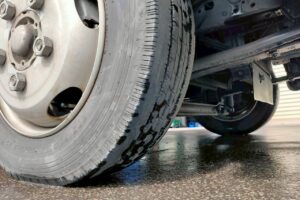サムネイル: 平成２３年　デュトロ　２トン平　ワイドロング