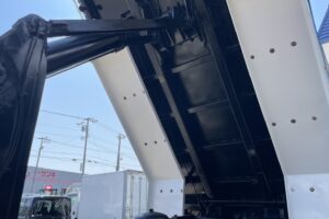 サムネイル: 平成26年　ギガ大型ダンプ　電動コボレーン　走行53万キロ　車検1年付