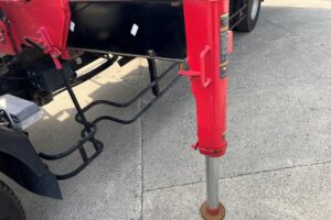 サムネイル: 平成28年　いすゞ　フォワード　４トン４段クレーンロング　フックイン・ラジコン付（車検1年付）