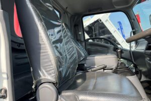 サムネイル: 平成28年　いすゞ　フォワード　４トン４段クレーンロング　フックイン・ラジコン付（車検1年付）