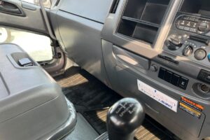サムネイル: 平成28年　いすゞ　フォワード　４トン４段クレーンロング　フックイン・ラジコン付（車検1年付）
