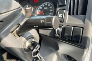 サムネイル: 平成28年　いすゞ　フォワード　４トン４段クレーンロング　フックイン・ラジコン付（車検1年付）