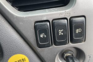 サムネイル: 平成25年　クオン大型ダンプ　検令和8年1月　電動コボレーン　走行52.2万キロ　７MT　フル装備　冷蔵庫付