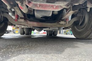 サムネイル: 平成25年　クオン大型ダンプ　検令和8年1月　電動コボレーン　走行52.2万キロ　７MT　フル装備　冷蔵庫付