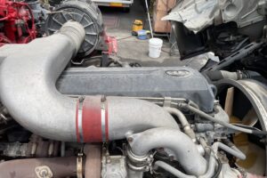 サムネイル: 平成25年　クオン大型ダンプ　検令和8年1月　電動コボレーン　走行52.2万キロ　７MT　フル装備　冷蔵庫付