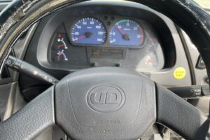 サムネイル: 平成25年　クオン大型ダンプ　検令和8年1月　電動コボレーン　走行52.2万キロ　７MT　フル装備　冷蔵庫付