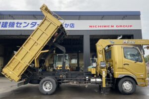 サムネイル: 平成19年　ファイター3.7トン3段クレーン深ダンプ　ラジコン　検令和8年6月　走行4.5万キロ