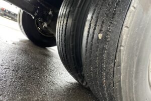 サムネイル: 平成19年　ファイター3.7トン3段クレーン深ダンプ　ラジコン　検令和8年6月　走行4.5万キロ