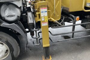 サムネイル: 平成19年　ファイター3.7トン3段クレーン深ダンプ　ラジコン　検令和8年6月　走行4.5万キロ