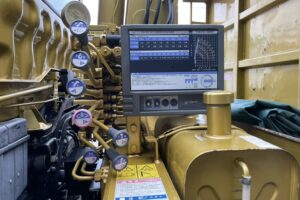 サムネイル: 平成19年　ファイター3.7トン3段クレーン深ダンプ　ラジコン　検令和8年6月　走行4.5万キロ
