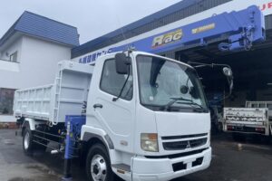 サムネイル: 平成19年　ファイター増トン3段クレーン深ダンプ　ラジコン　全塗装済み　検令和8年6月