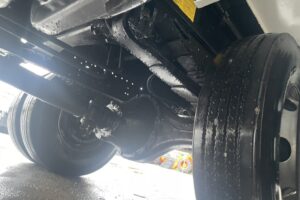 サムネイル: 平成19年　ファイター増トン3段クレーン深ダンプ　ラジコン　全塗装済み　検令和8年6月