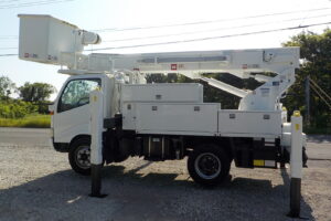 サムネイル: 平成20年　デュトロ 14.6ｍ高所作業車　★電工仕様★ウインチ★絶縁バケット★